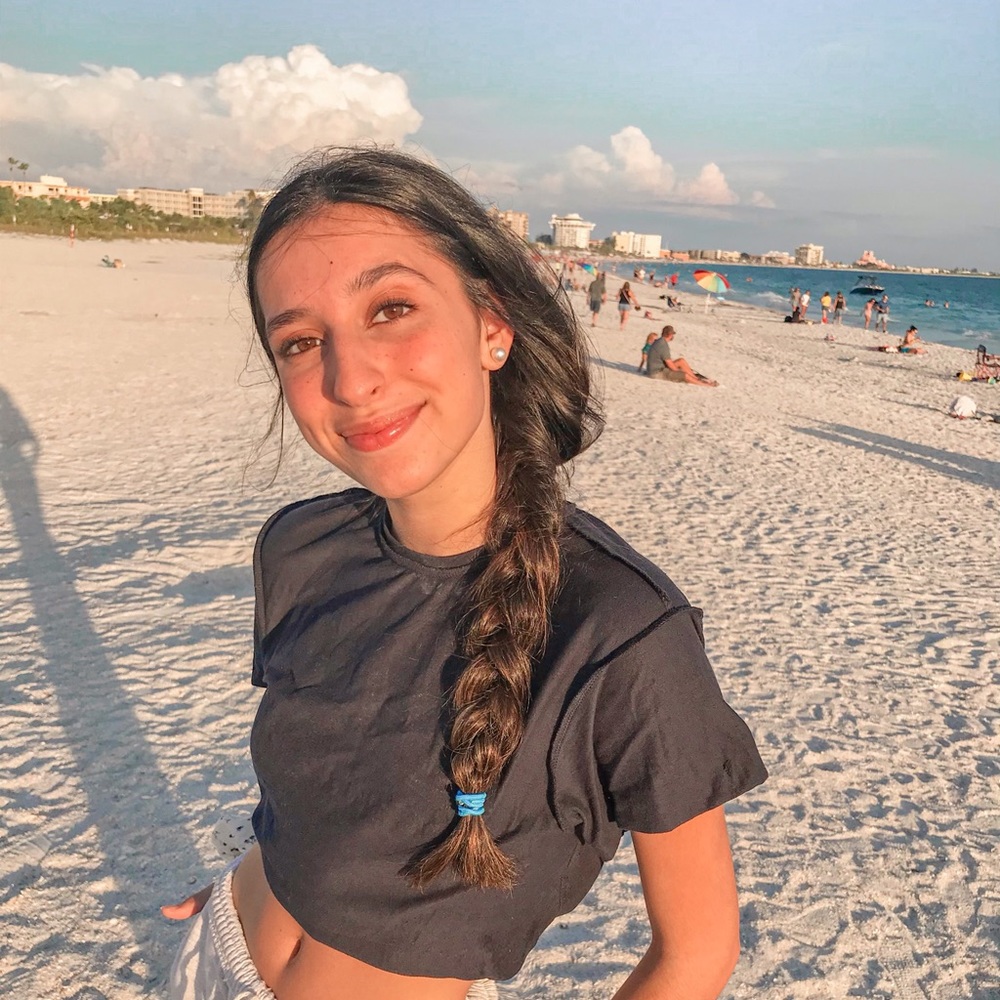 Meet your Posher, Maya